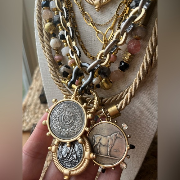 Elegant Multi-Layered Gold and Black Necklace - Picture 1 of 4